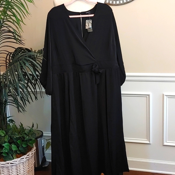 Torrid Crepe de Chine Surplice Dress Faux wrap belted smocked Plus Size 3/3X - Picture 2 of 16